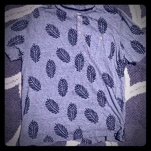 T-shirt with 3 wood buttons and pocket by D&F